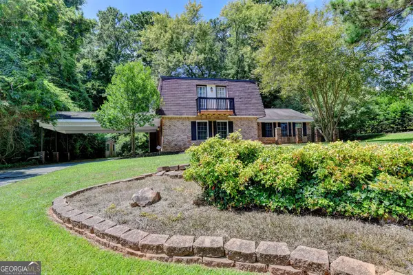 567 Planters Row Sw, Lilburn, GA 30047