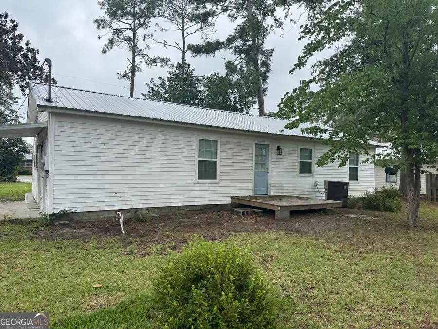 10 Grove St, Hazlehurst, GA 31539 - #2