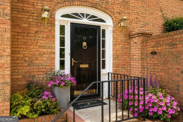 19 Lullwater Place Ne #19, Atlanta, GA 30307