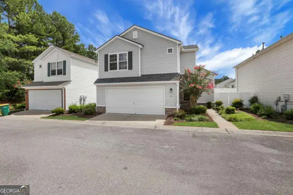 141 W Oaks Place, Woodstock, GA 30188