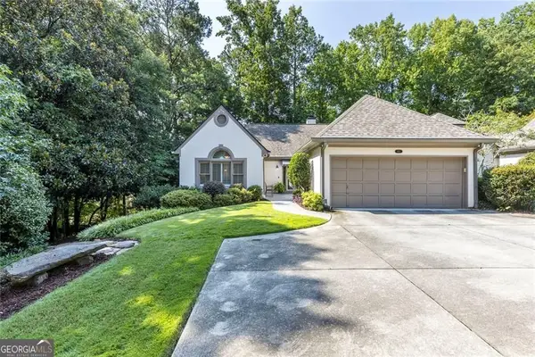 450 Greenlaurel Drive Ne, Sandy Springs, GA 30342