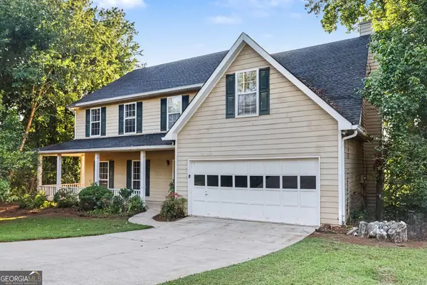 2042 Fox Hound Way, Lawrenceville, GA 30043