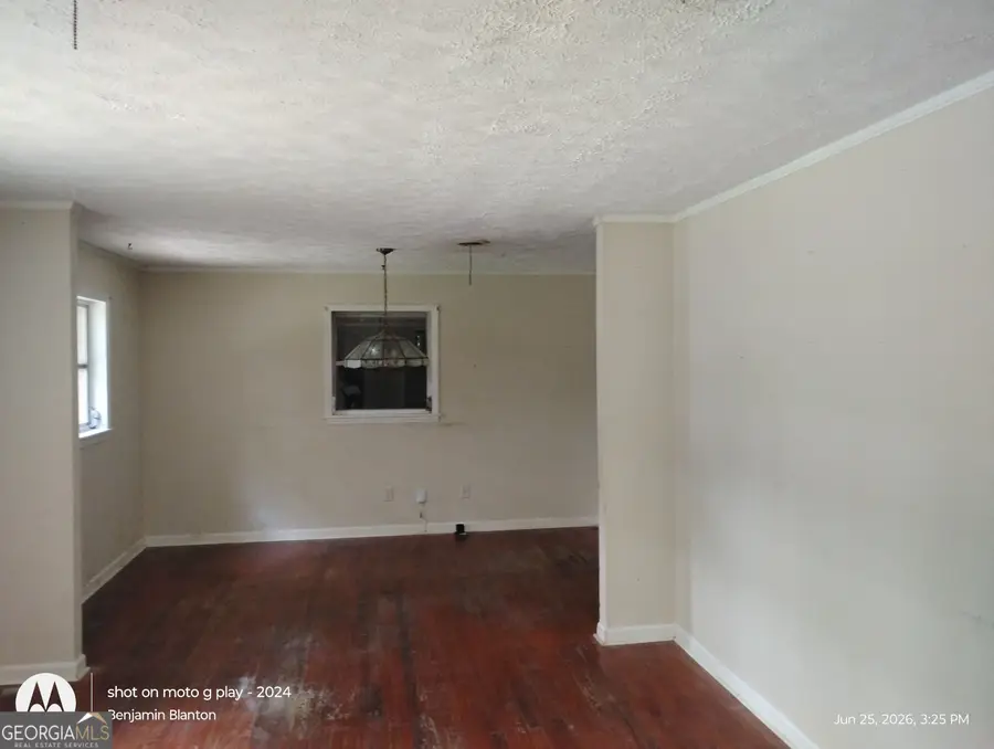 327 W Bonnell Street, Oxford, GA 30054 - #3