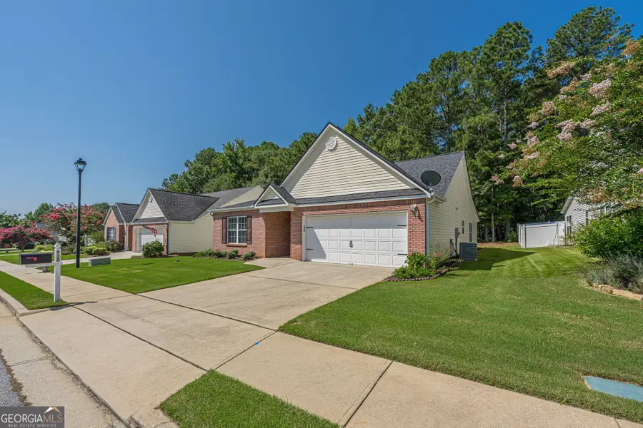 912 Village View Circle, Loganville, GA 30052 - #2