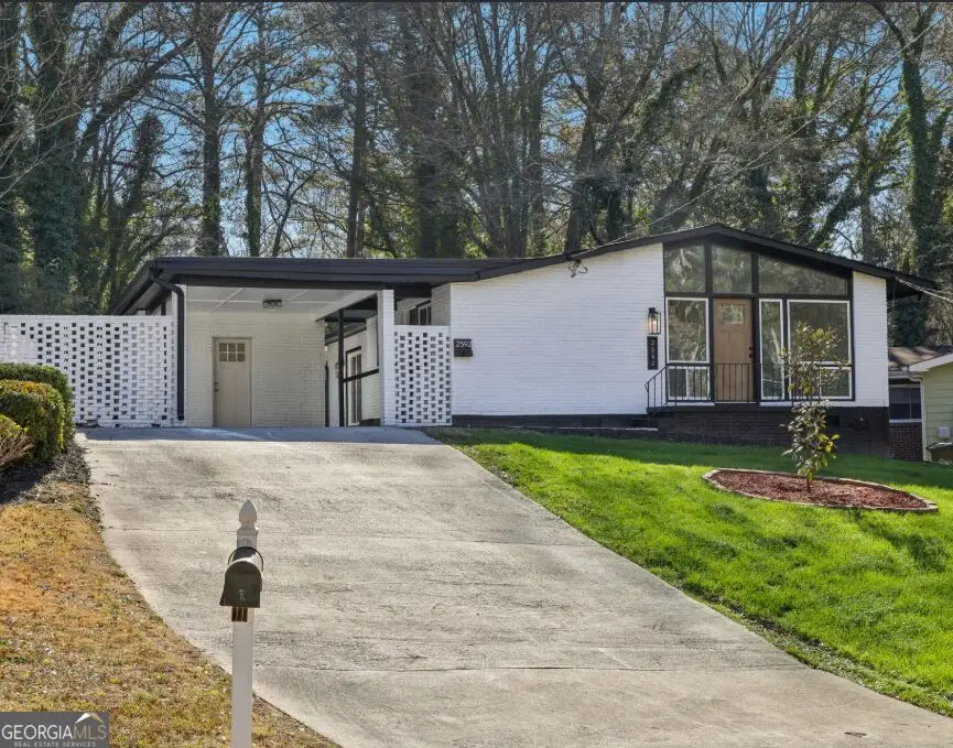 2592 Baker Road Nw, Atlanta, GA 30318 - #2