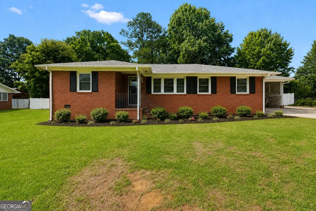 105 Pine Street, Barnesville, GA 30204 - #1