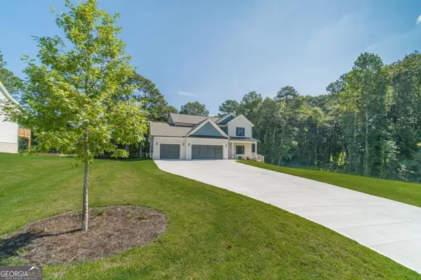 2736 Thomas View Court, Loganville, GA 30052