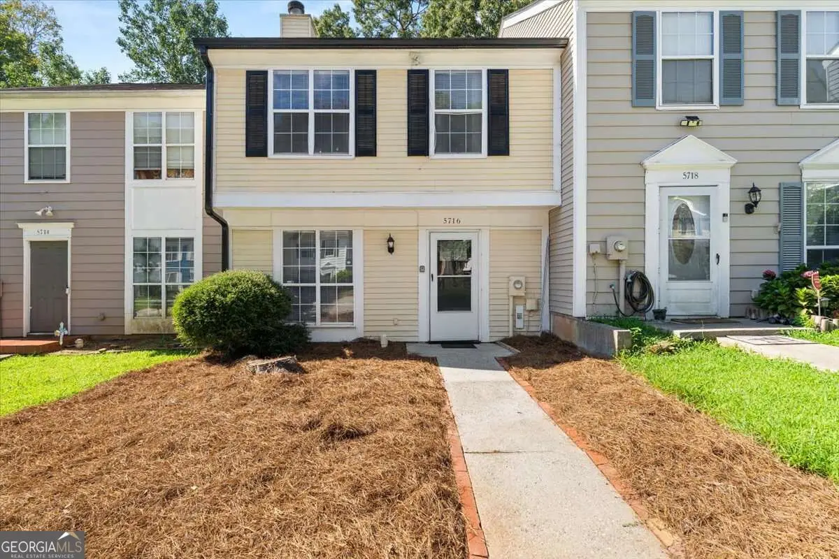 5716 Wells Circle, Stone Mountain, GA 30087 - #1