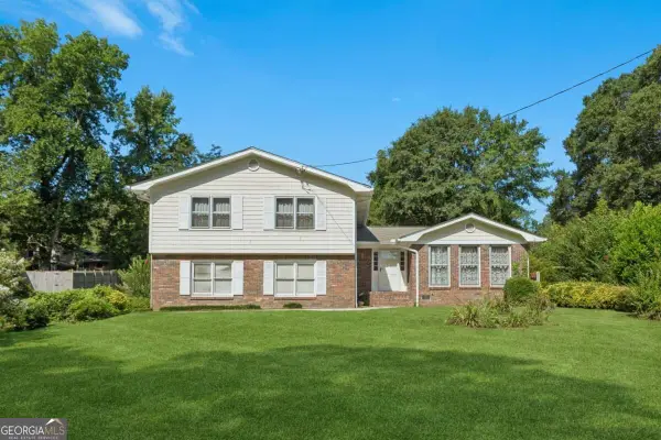 6876 Kingsboro Drive, Lithia Springs, GA 30122