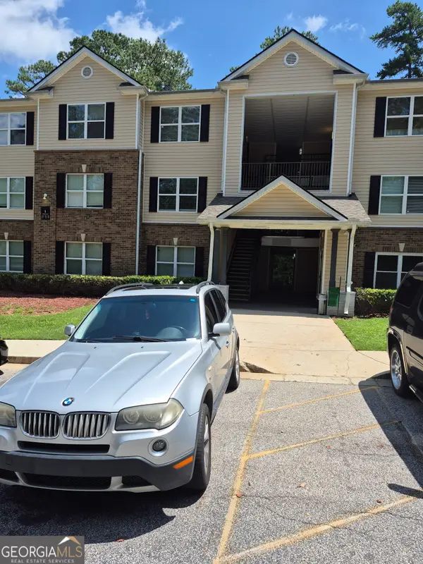 1301 Fairington Village Drive, Lithonia, GA 30038