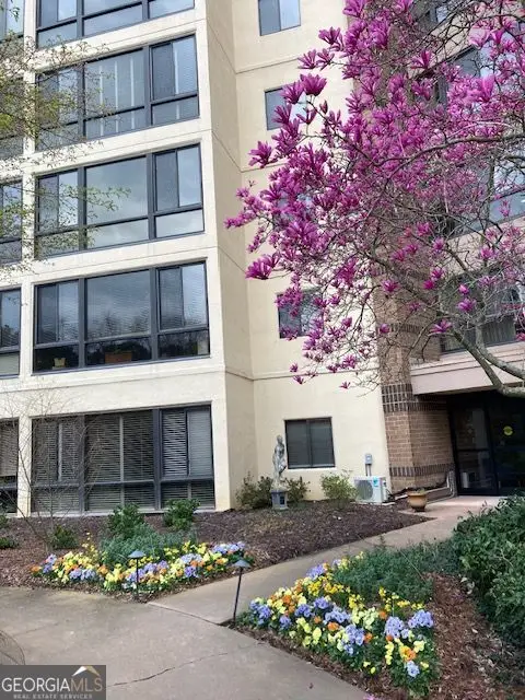 1800 Clairmont Lake #301, Decatur, GA 30033