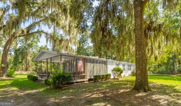 1042 Live Oak Lane Ne, Townsend, GA 31331