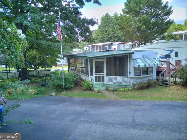 110 Holiday Loop, Cleveland, GA 30528