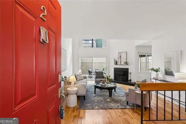 2 Gilbert Trail Ne, Atlanta, GA 30308