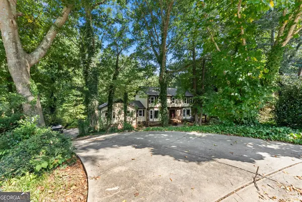 3824 Shawnee Run Sw, Lilburn, GA 30047