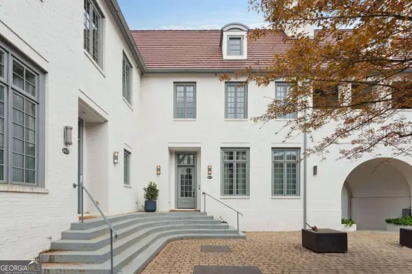 11277 Serenbe Lane, Chattahoochee Hills, GA 30268