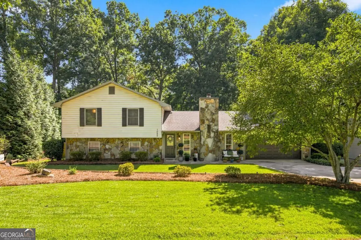 1088 Oak Grove Circle, Lawrenceville, GA 30043 - #1