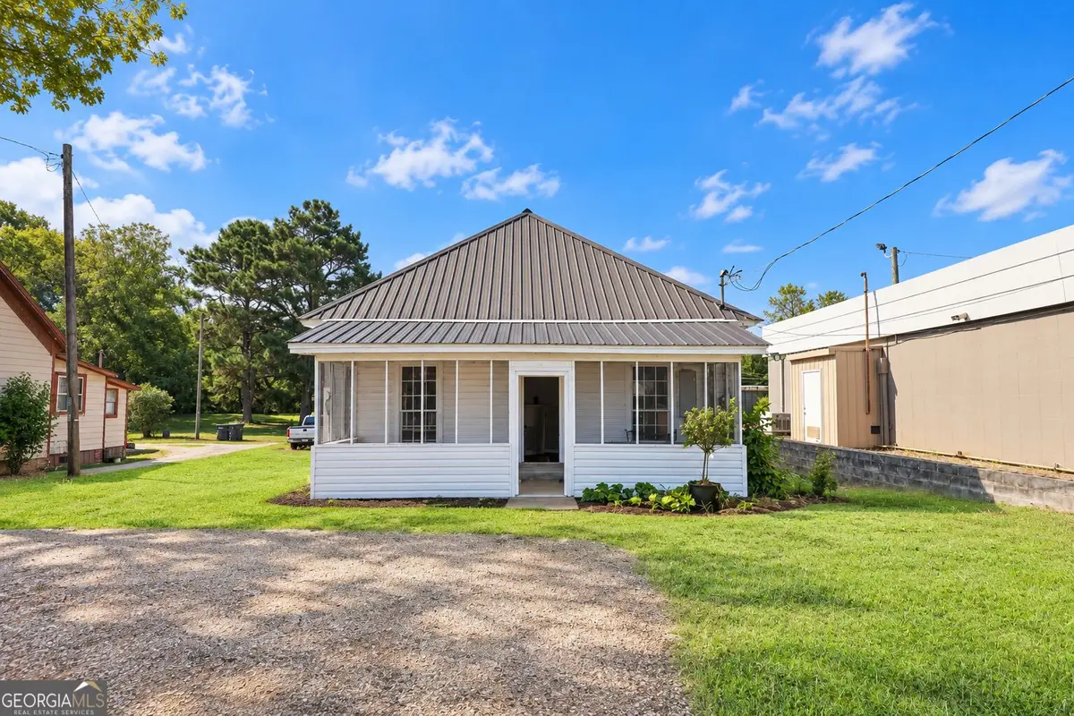 324 W Line Street, Calhoun, GA 30701 - #1