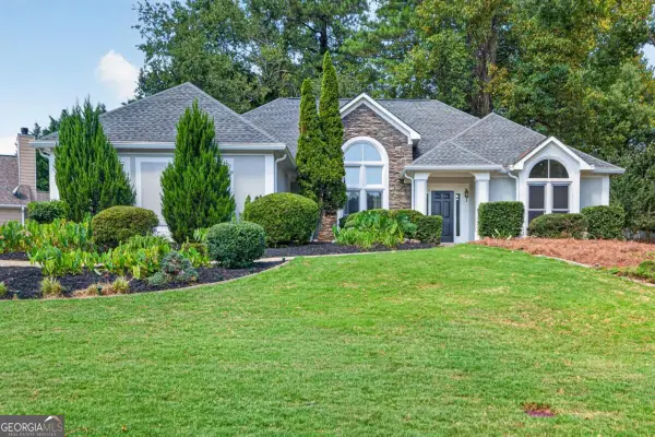 290 Deer Cliff Cove, Lawrenceville, GA 30043