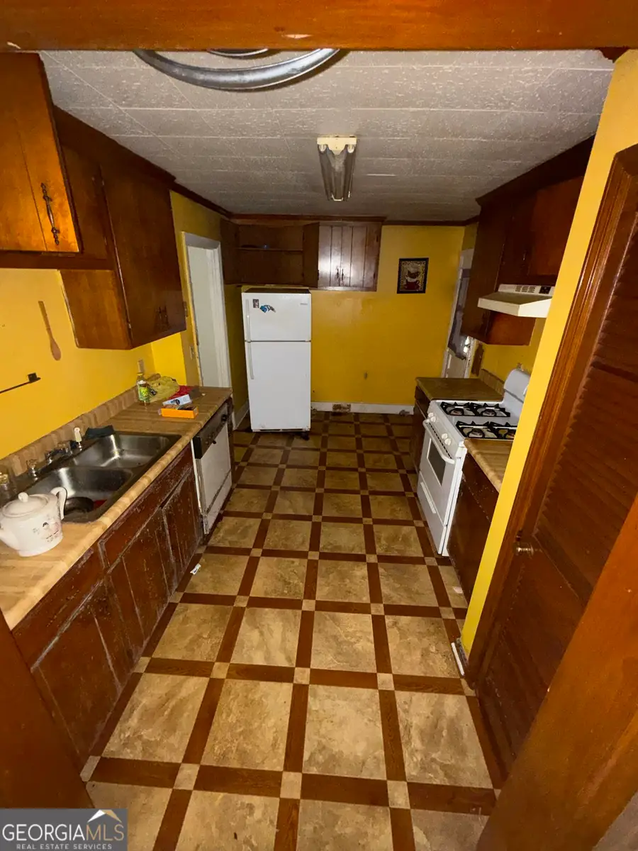 318 Sharman Street, Thomaston, GA 30286 - #2