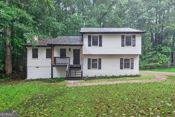 711 Mary Erna Drive, Fairburn, GA 30213