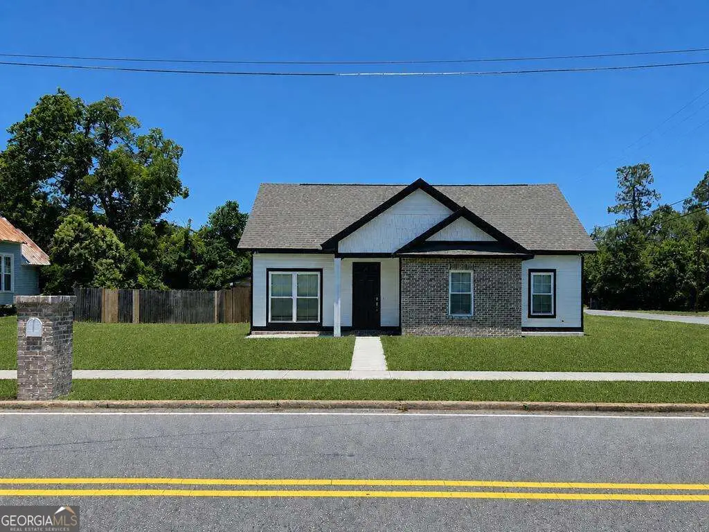 215 E Eighth Street, Adel, GA 31620 - #1