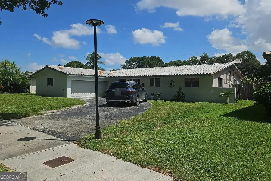 14371 Lake Crescent Place, Miami Lakes, FL 33014 - #2