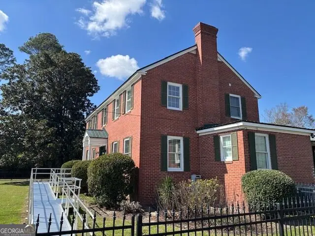 39 E Calhoun Street, Wadley, GA 30477 - #3