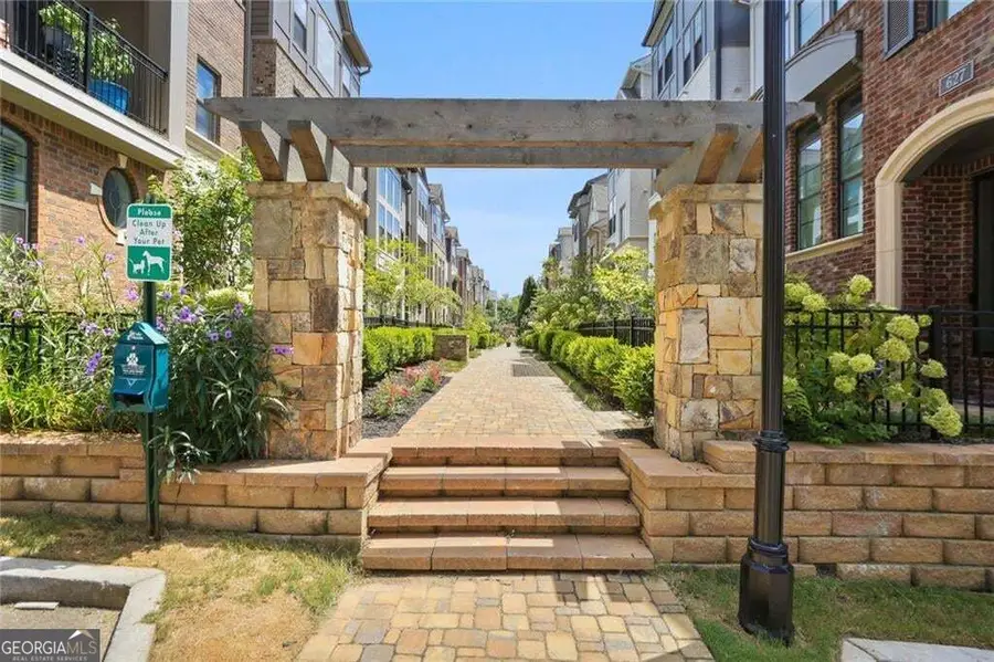 582 Broadview Place Ne, Atlanta, GA 30324 - #3