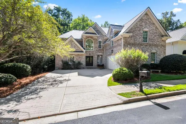 2045 River Falls Drive, Roswell, GA 30076
