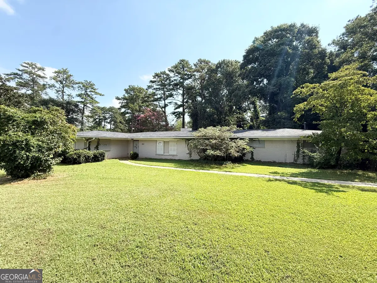 802 Kenilworth Circle, Stone Mountain, GA 30083 - #1