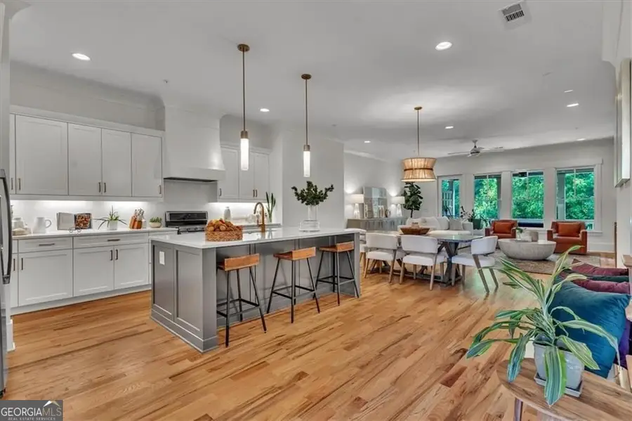 228 Crescent Circle Sw, Marietta, GA 30064 - #2