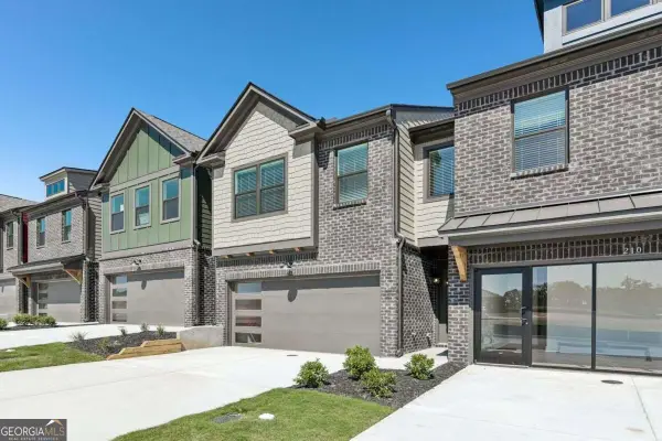 226 Foxtrot Avenue, Hoschton, GA 30548