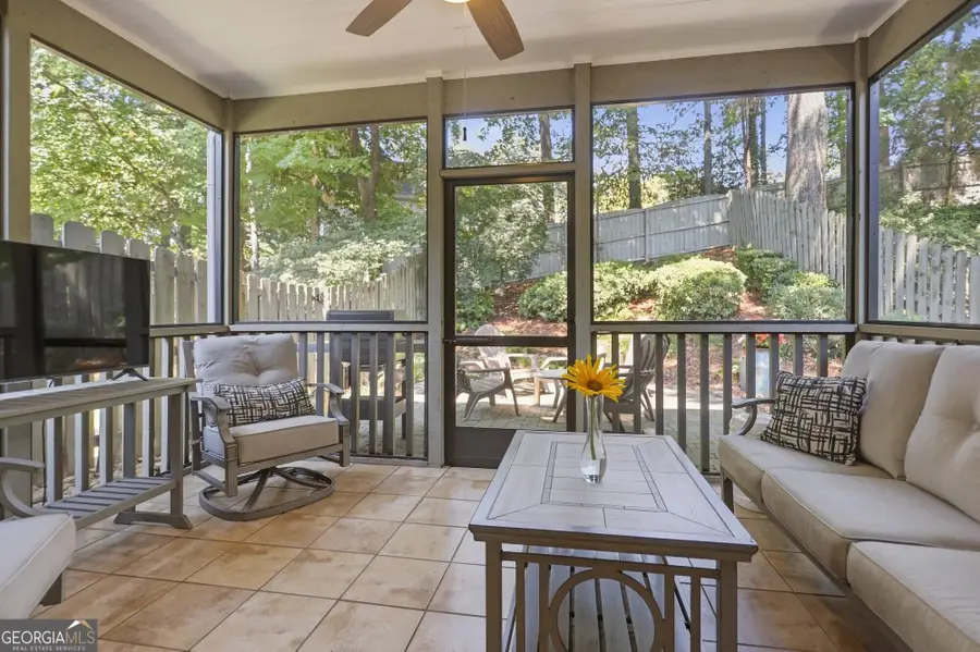 1085 Davis Circle Nw #R, Atlanta, GA 30318 - #2
