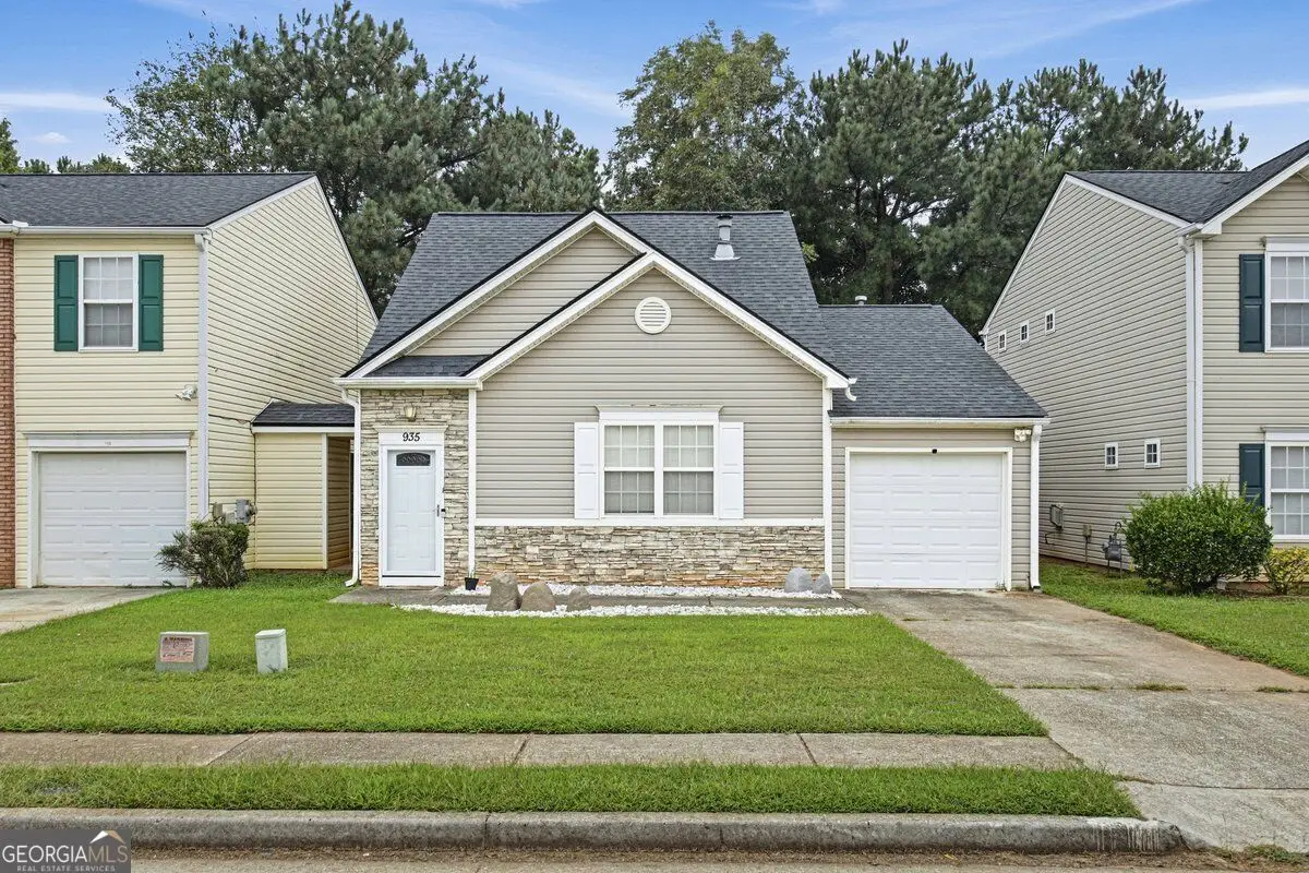 935 Lakeside Circle, Covington, GA 30016 - #1