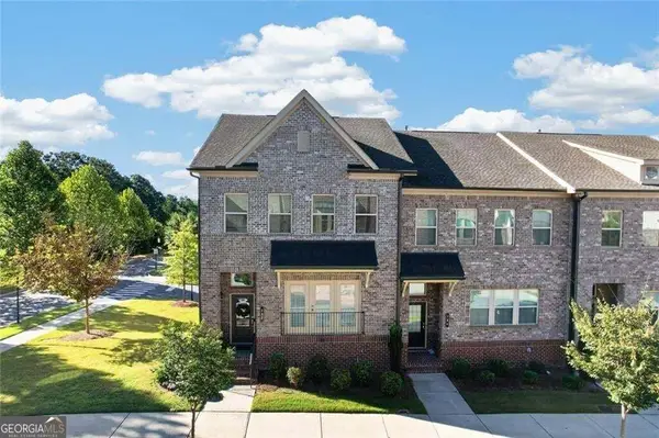 282 Commons Avenue, Woodstock, GA 30188