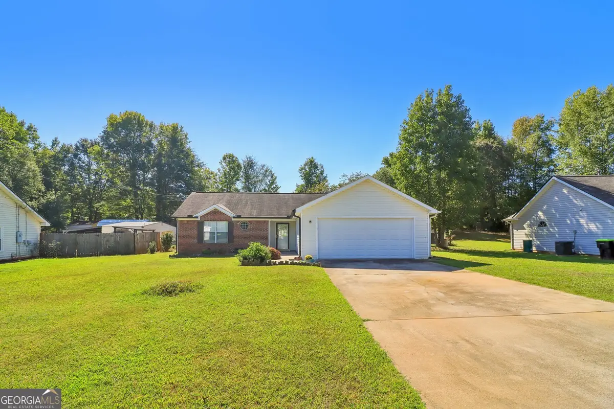 22 Canterbury Drive, Grantville, GA 30220 - #1