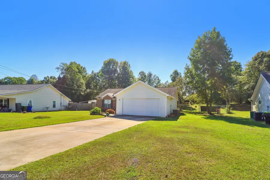 22 Canterbury Drive, Grantville, GA 30220 - #2
