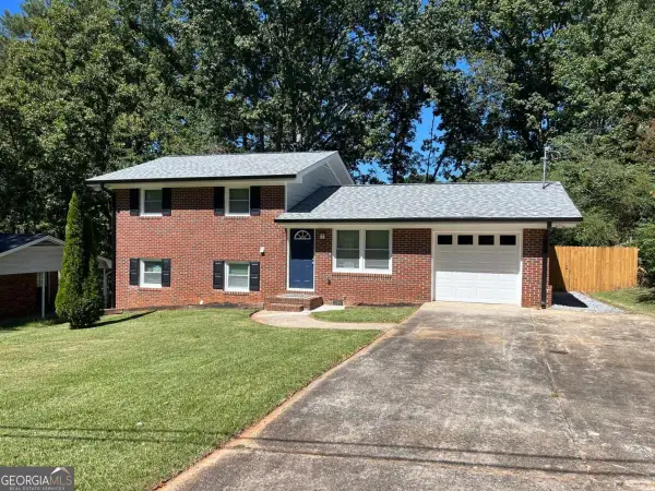 988 Tamarack Trail, Forest Park, GA 30297