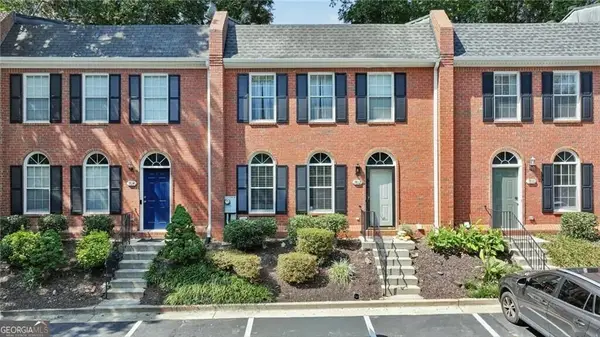 7810 Saint Charles Square, Roswell, GA 30075