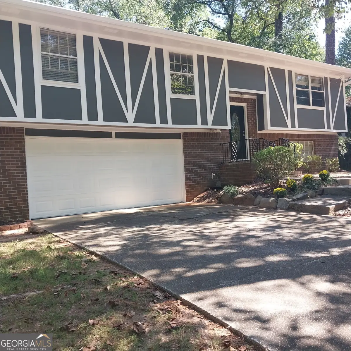 401 Pineburr Lane, Stone Mountain, GA 30087 - #1