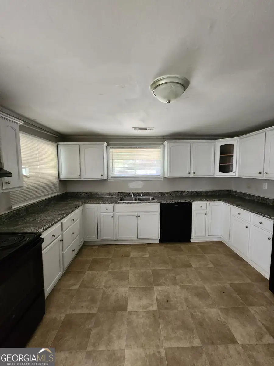 6068 Cooper Street, Douglasville, GA 30134 - #3