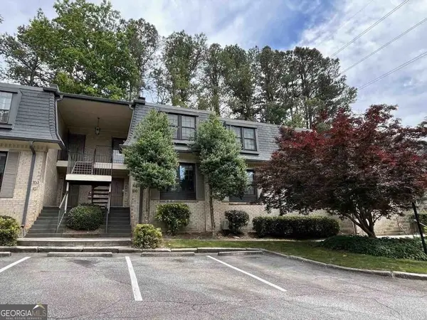 102 La Rue Place Nw, Atlanta, GA 30327