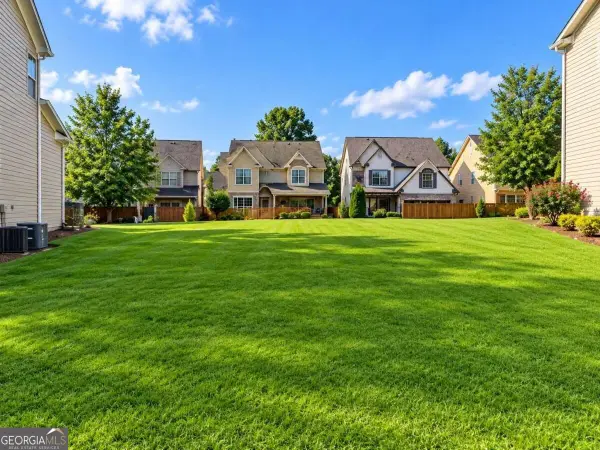 423 Reynoldston Way, Suwanee, GA 30024