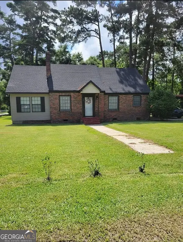 389 Stewart Street Sw, Pelham, GA 31779