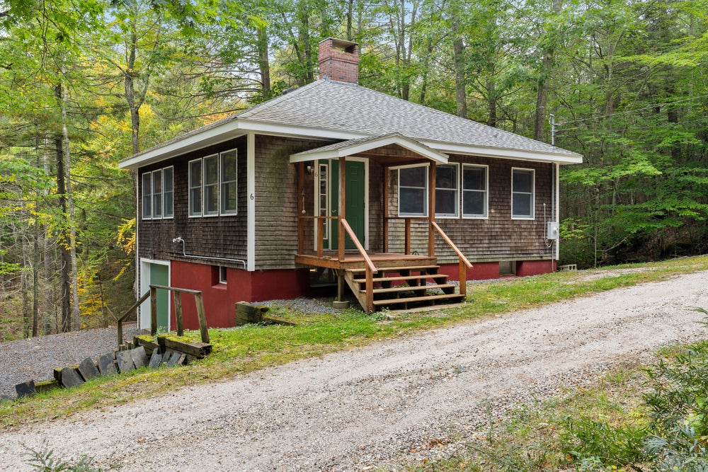 6 Little John Lane, ME 04548 ERA