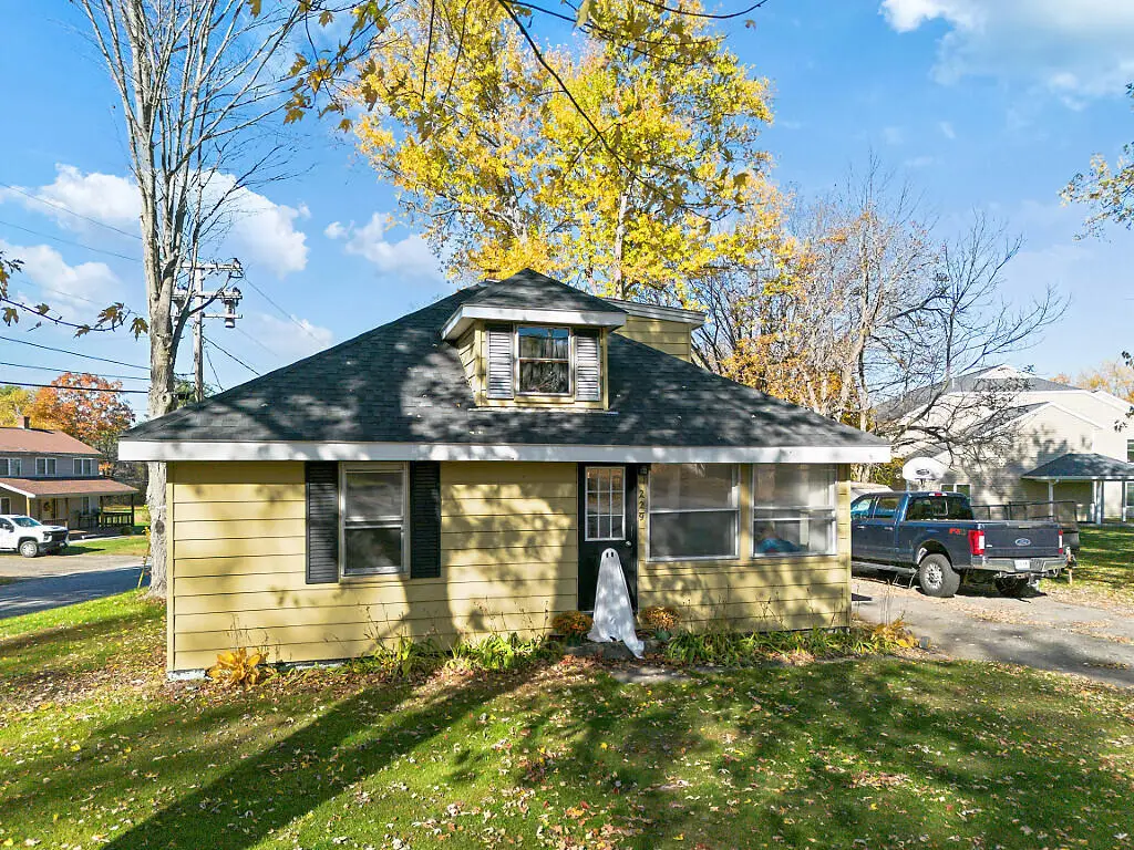 229 Highland Avenue, Gardiner, ME 04345 - Image #1