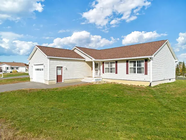 18 Hunter Drive, Hermon, ME 04401