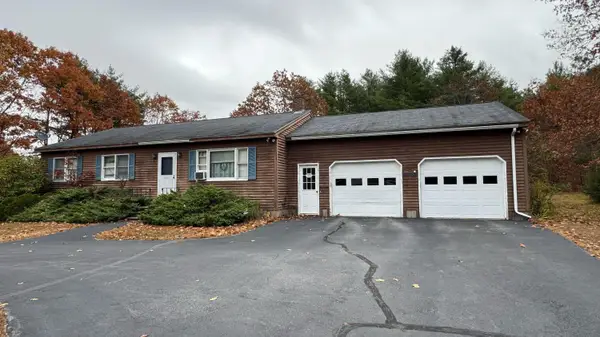 313 River Road, Topsham, ME 04086