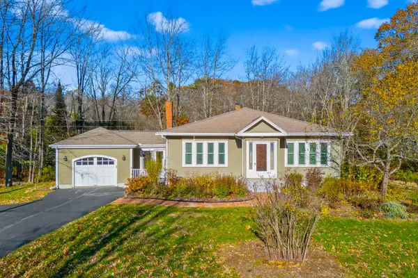 29 Eastman Road, Cape Elizabeth, ME 04107